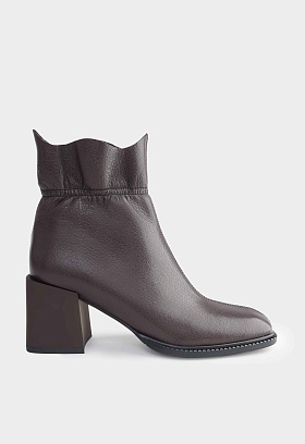 Коричневый