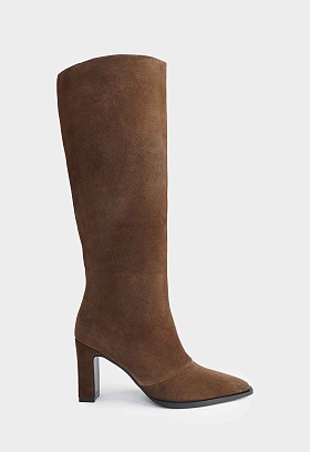 Коричневый